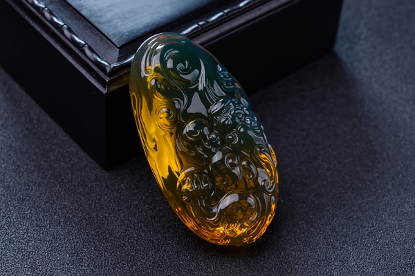 從零入門：琥珀究竟如何鑒別？老手與你分享琥珀鑒別實用方法