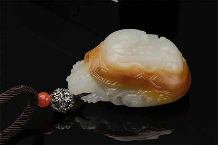 玉雕欣賞：和田玉籽料獨特的“皮色”美（9）