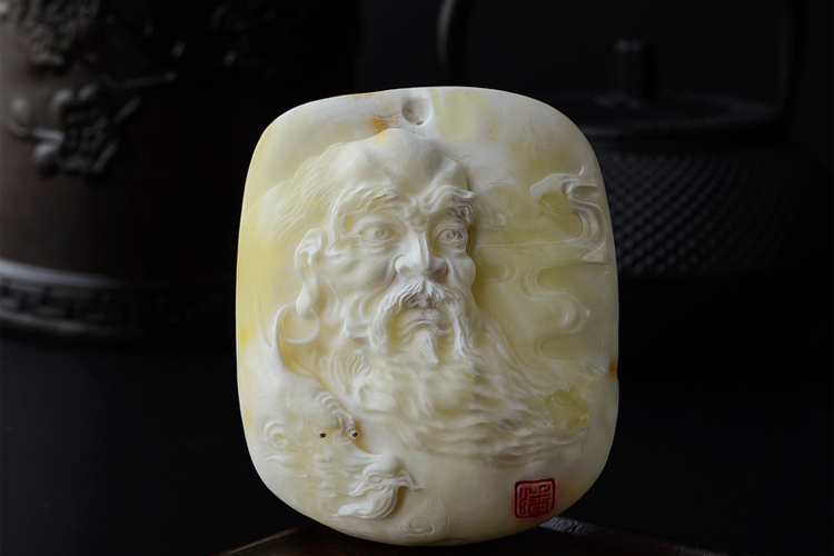 琥珀和蜜蠟的雕刻工藝有何不同？琥珀蜜蠟圖文對照分析（7）