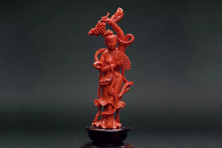紅珊瑚美女雕件圖片欣賞（3）