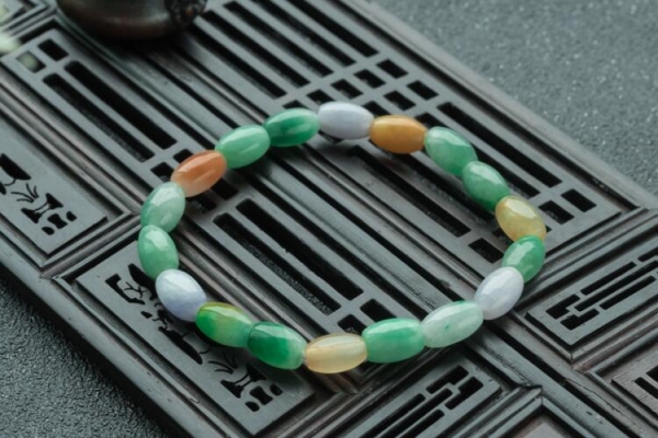 翡翠真假鑒定方法簡(jiǎn)單介紹，翡翠鑒定方法