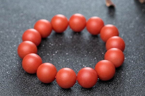 南紅手串多少錢一克？南紅手串圖片及價(jià)格
