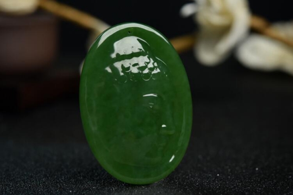 和田玉碧玉價格到底貴不貴？哪種碧玉最有價值？