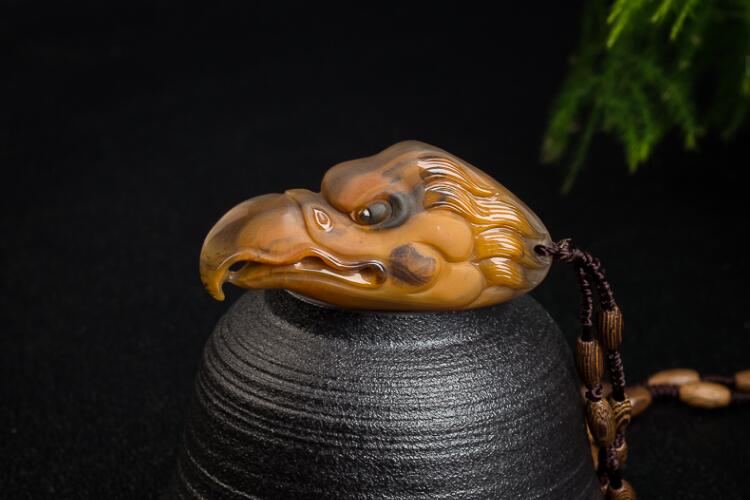 黃龍玉的價格為何會出現(xiàn)崩盤？黃龍玉到底怎么了？（2）