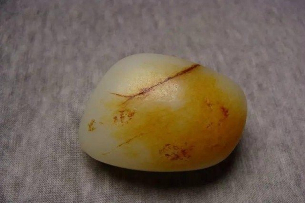 和田玉怎么鑒定真假？染色和田玉的鑒別