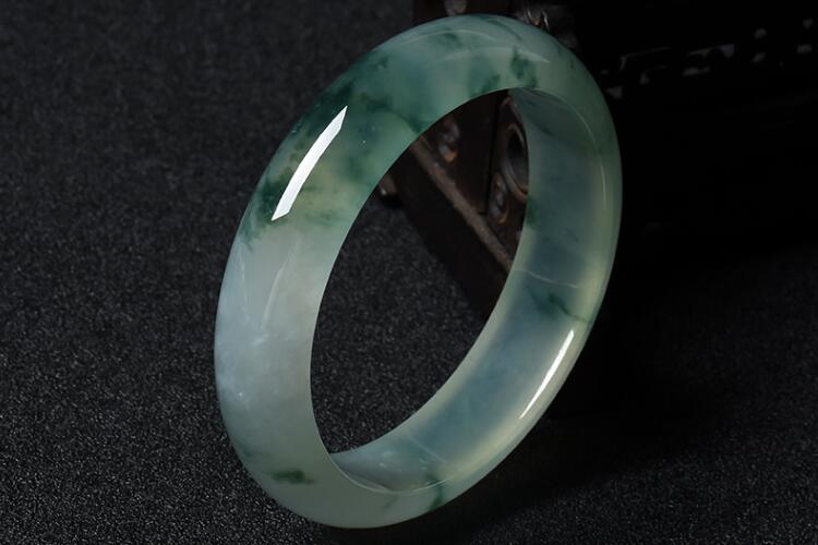 玉鐲價(jià)格介紹，不同的玉鐲價(jià)格各是多少？（2）