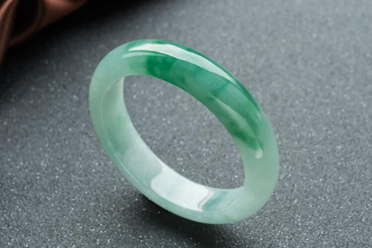 玉鐲價(jià)格介紹，不同的玉鐲價(jià)格各是多少？（3）