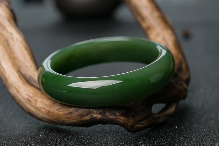 玉鐲價(jià)格介紹，不同的玉鐲價(jià)格各是多少？（4）