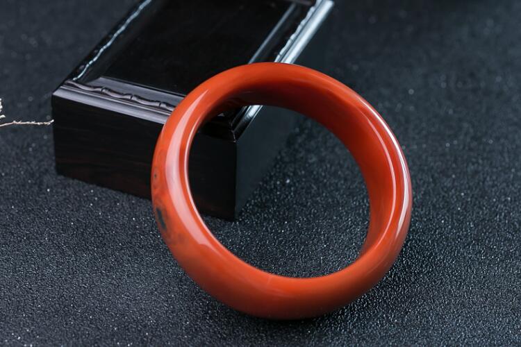 玉鐲價(jià)格介紹，不同的玉鐲價(jià)格各是多少？（6）