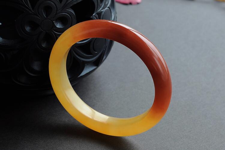 玉鐲價(jià)格介紹，不同的玉鐲價(jià)格各是多少？（8）