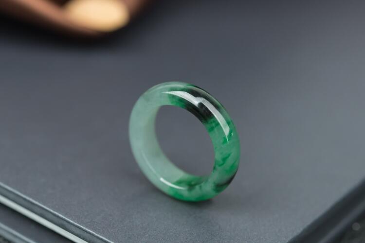 玉器飾品該如何保養(yǎng)？玉器保養(yǎng)的方法介紹（4）