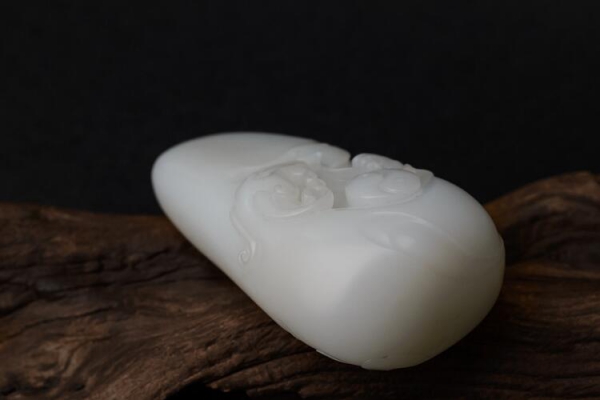 羊脂玉的價格為何差距很大？市場上的都是真的羊脂玉嗎？