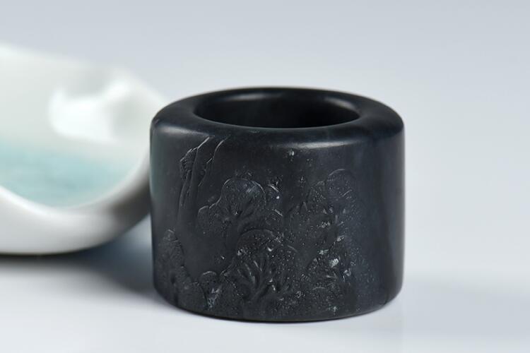 墨玉價(jià)格是多少？只要是黑的和田玉就一定是墨玉嗎？（3）