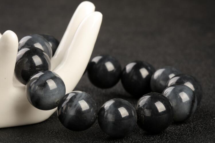 墨玉價(jià)格是多少？只要是黑的和田玉就一定是墨玉嗎？（5）