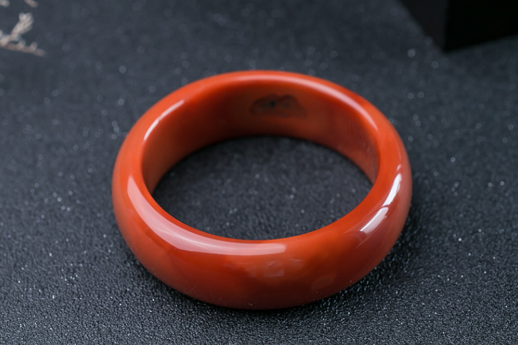 如何挑選南紅瑪瑙？什么樣的南紅瑪瑙才稱得上是精品？（1）