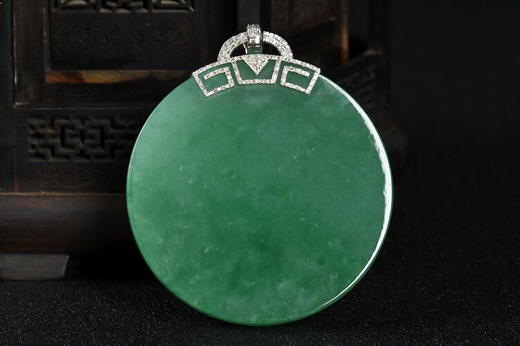 翡翠的價(jià)格和顏色的關(guān)系，不同顏色的翡翠價(jià)格相差多少？（1）