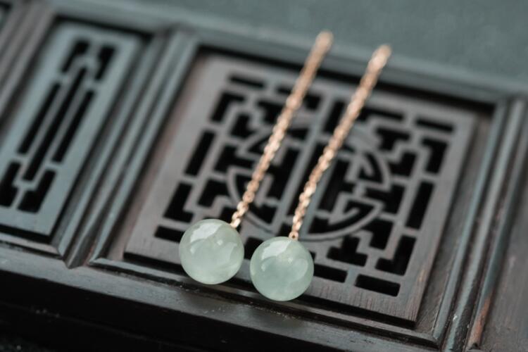 翡翠耳環(huán)樣式欣賞，翡翠耳環(huán)款式圖片大全（7）