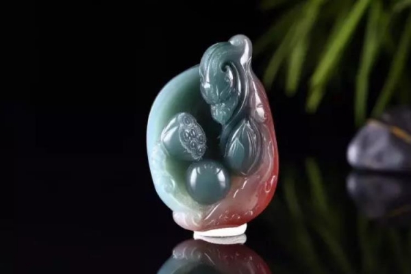 紫綠瑪瑙有什么特征？紫綠瑪瑙圖集賞析