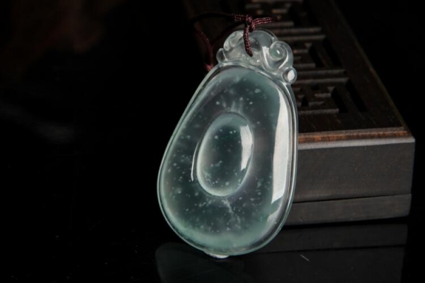 翡翠里面有棉絮好不好？翡翠中的“棉”會(huì)影響翡翠價(jià)值嗎？