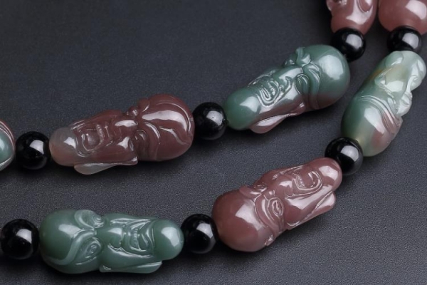 紫綠瑪瑙產(chǎn)自哪里？紫綠瑪瑙的特點(diǎn)是什么