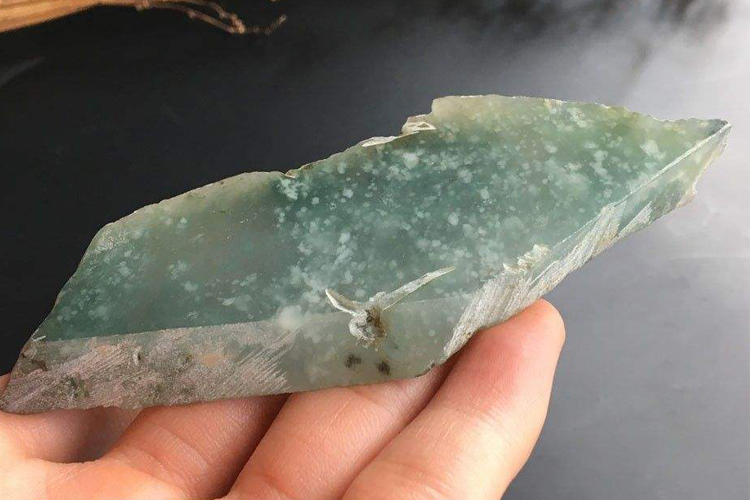 翡翠里面有棉絮好不好？這些絕美的雪花棉翡翠雕件告訴你答案（1）