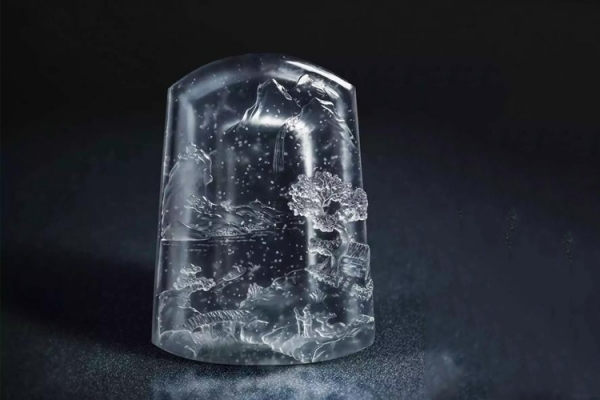 翡翠里面有棉絮好不好？這些絕美的雪花棉翡翠雕件告訴你答案