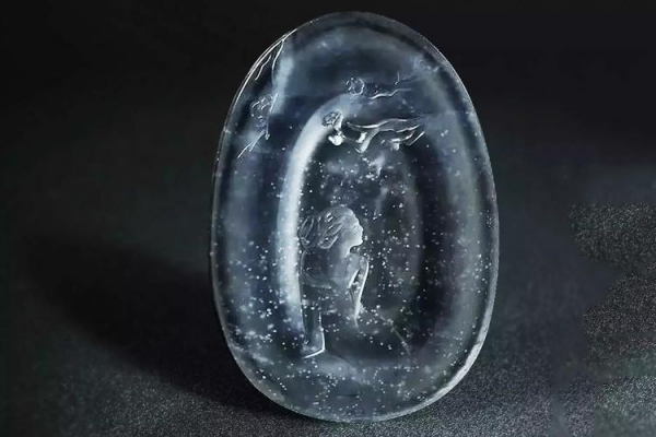 翡翠里面有棉絮好不好？這些絕美的雪花棉翡翠雕件告訴你答案