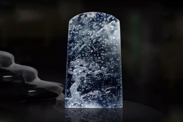 翡翠里面有棉絮好不好？這些絕美的雪花棉翡翠雕件告訴你答案