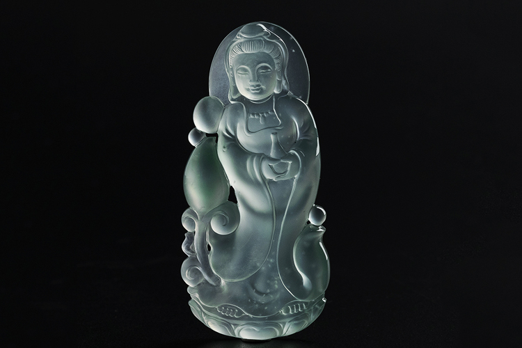 翡翠觀音掛件精品鑒賞，翡翠觀音圖片大全（9）