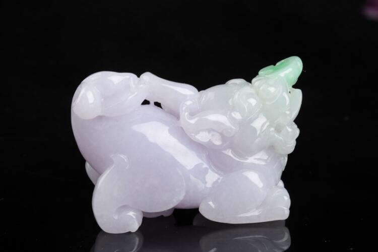 翡翠擺件價(jià)格如何估算？翡翠擺件圖片欣賞（3）