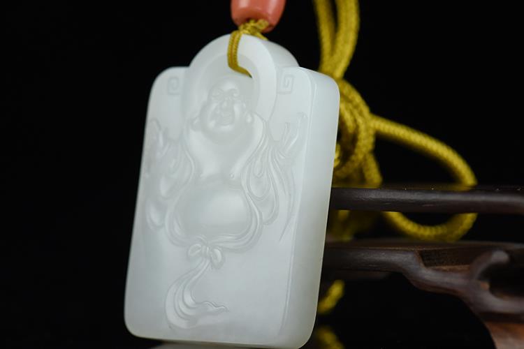 玉和翡翠的區(qū)別是什么？玉和翡翠圖集賞析（5）