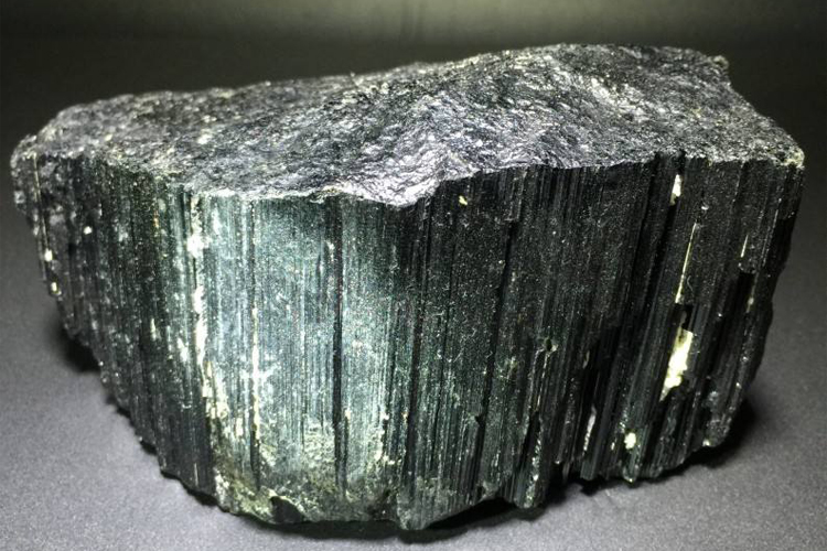 黑碧璽是染色的碧璽嗎？黑碧璽有何功效？（7）