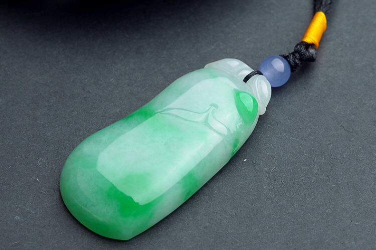 翡翠圖片大全，精品翡翠飾品欣賞（1）