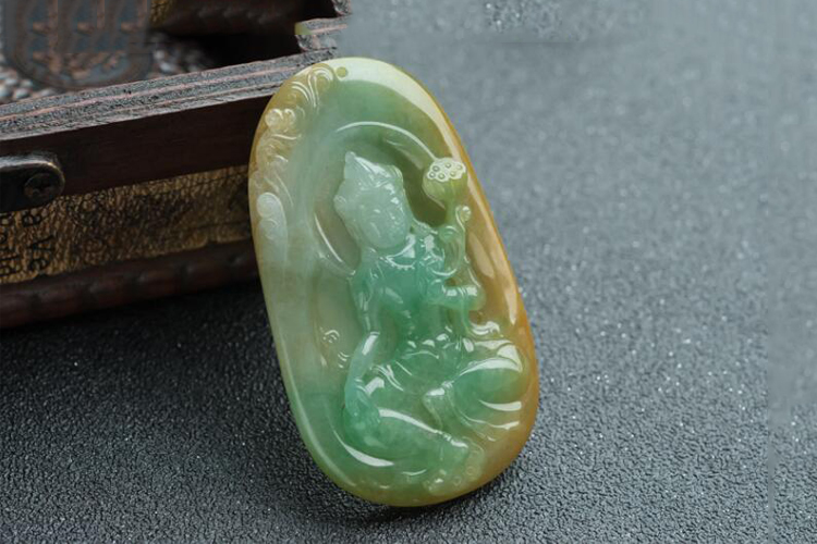 黃加綠翡翠為何受歡迎？黃加綠翡翠圖片欣賞（7）