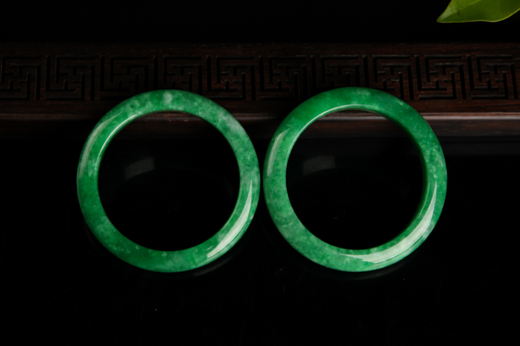平安鐲賞析,平安鐲價(jià)格。（1）