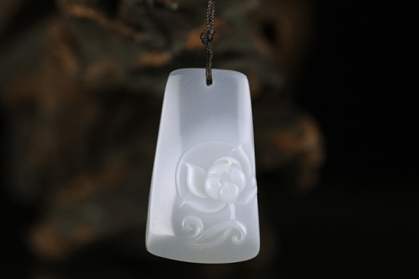 瑪瑙和玉的區(qū)別？瑪瑙和玉好區(qū)分嗎？
