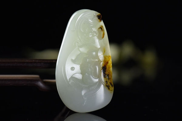 和田玉保養(yǎng)有哪些誤區(qū)？我們?cè)撊绾伪ｐB(yǎng)和田玉？