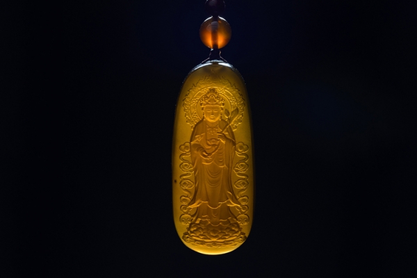 琥珀價(jià)格多少錢一克？不知道琥珀價(jià)格千萬不要亂買