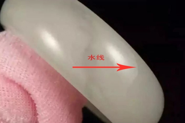水線是什么？水線對(duì)和田玉有什么樣的影響？