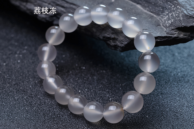 南紅荔枝凍和冰飄的區(qū)別是什么？為何長(zhǎng)的相似價(jià)格卻相差那么大？（5）
