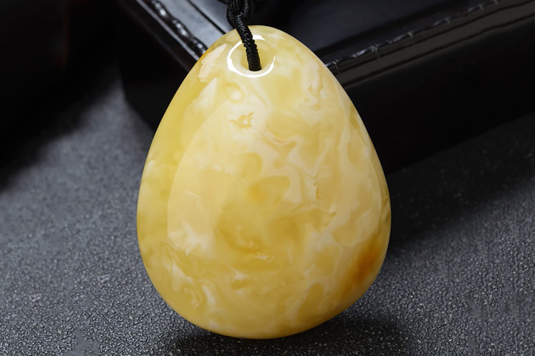 如何鑒別蜜蠟真假？原來(lái)假蜜蠟有這些特征（6）