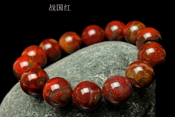戰(zhàn)國(guó)紅瑪瑙鑒定方法是什么？如何鑒定戰(zhàn)國(guó)紅瑪瑙?