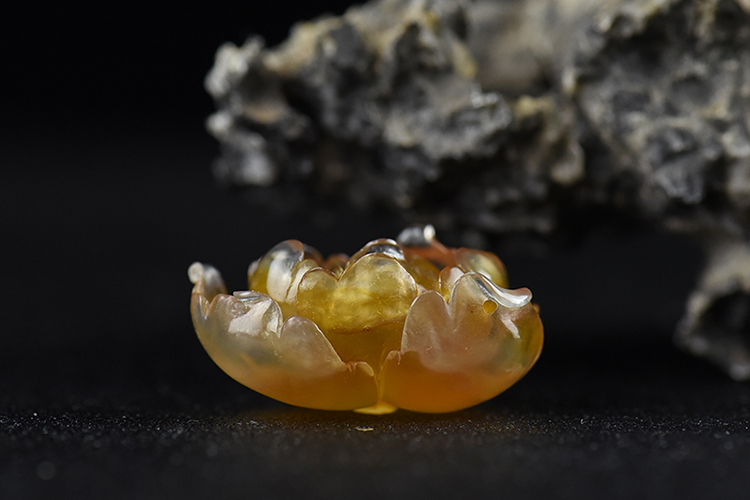 黃瑪瑙值錢(qián)嗎？黃瑪瑙的功效與作用（3）