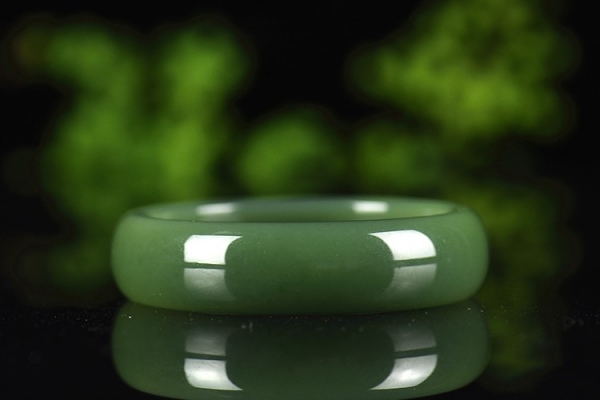俄羅斯碧玉手鐲價格是多少？俄羅斯碧玉手鐲價格講解