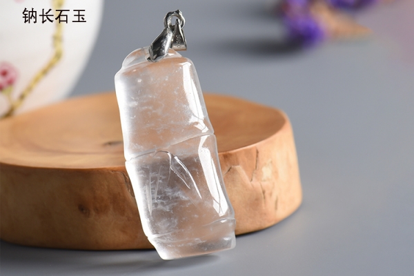 鈉長石主要用途是什么？是用來冒充翡翠嗎？