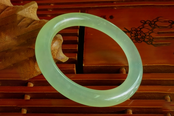 藍(lán)田玉鑒別真假的方法是什么？如何看藍(lán)田玉的真假