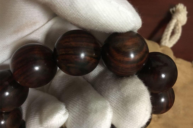 盤小葉紫檀有哪些講究？盤小葉紫檀的正確方法（8）