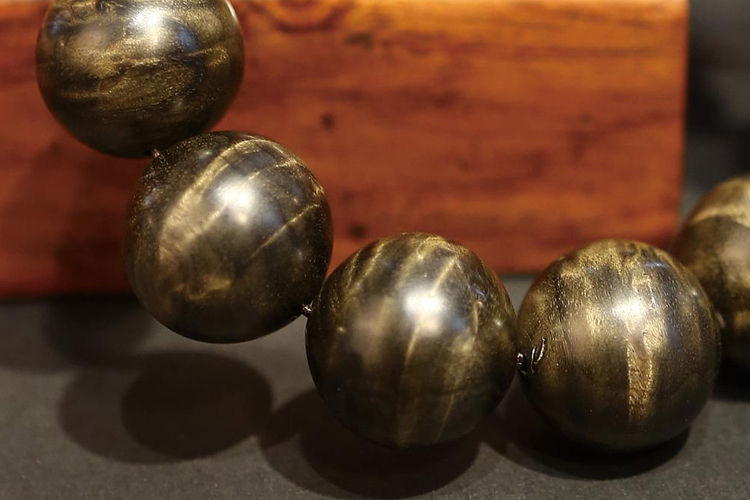金絲楠陰沉木手串價格是多少？為何市場上的金絲楠價格差距巨大？（8）