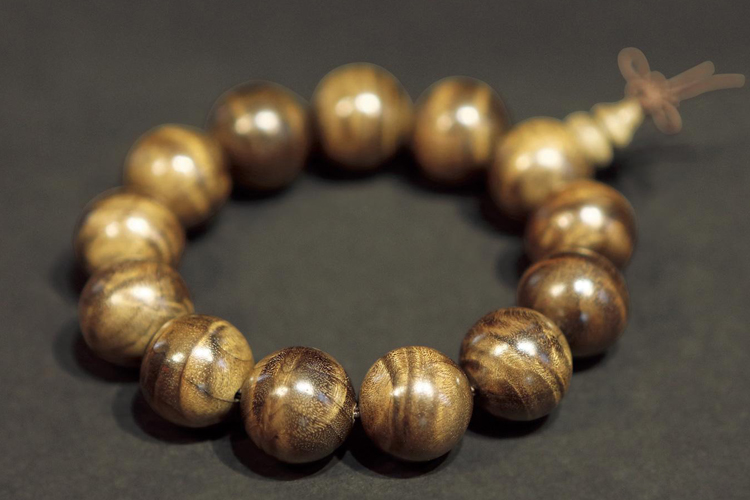 金絲楠陰沉木手串價格是多少？為何市場上的金絲楠價格差距巨大？（9）