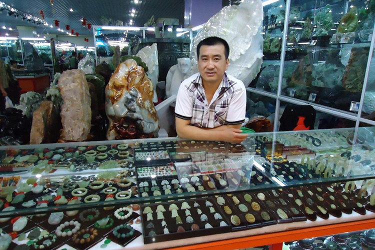 廣州四會翡翠批發(fā)的經(jīng)驗分享，教你想老手一樣‘橫掃’四會玉器市場（8）
